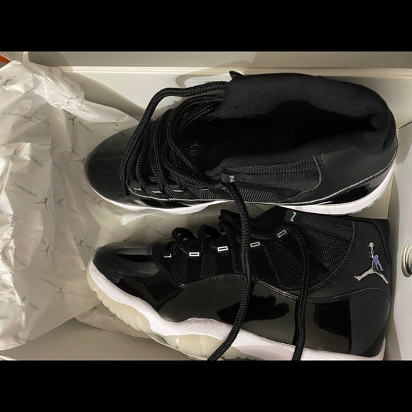 Jubilee Jordan 11’s Size 11 - Picture 2 of 5